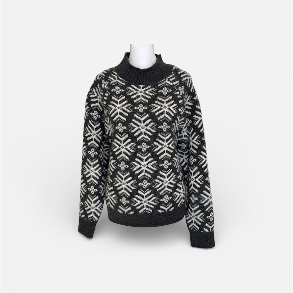 Old Navy Black and White Patterned wool blend sweater.